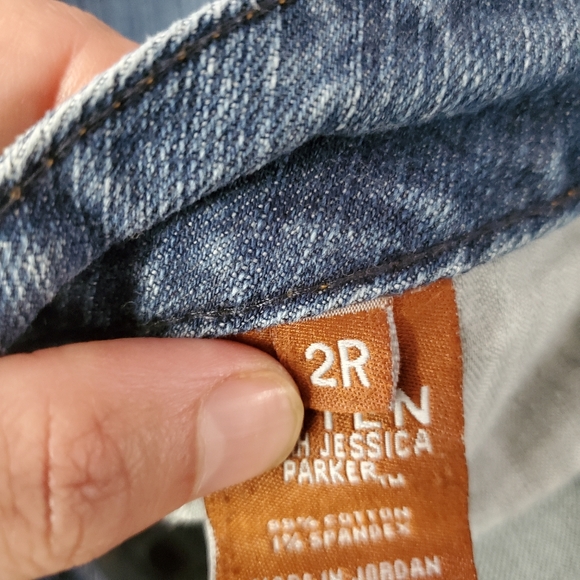 FINAL $❗GONE SOON • BITTEN Sarah Jessica Parker Jeans 2. WAS $45. - Picture 12 of 16